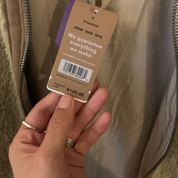 W’s size S Patagonia “El Cap Khaki” bomber jacket - Picture 4 of 4